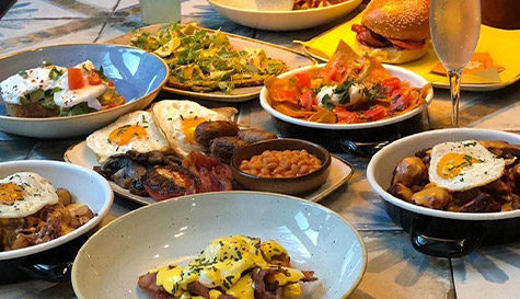 boozy bottomless brunch