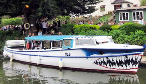 boozy boat tour